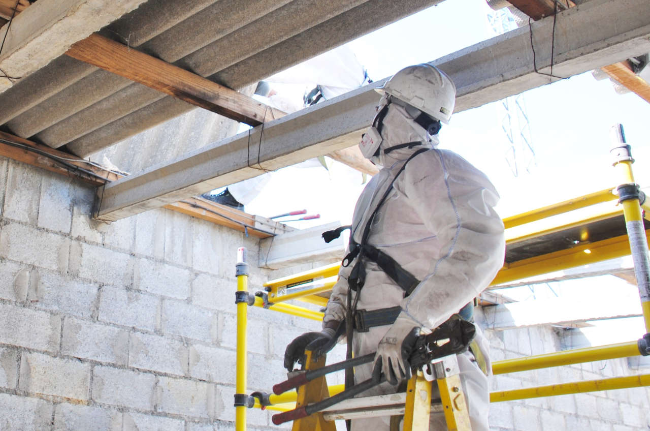 Asbestos Air Monitoring in Older Buildings