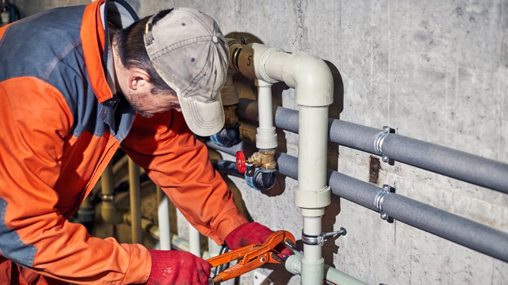 Commercial Plumber
