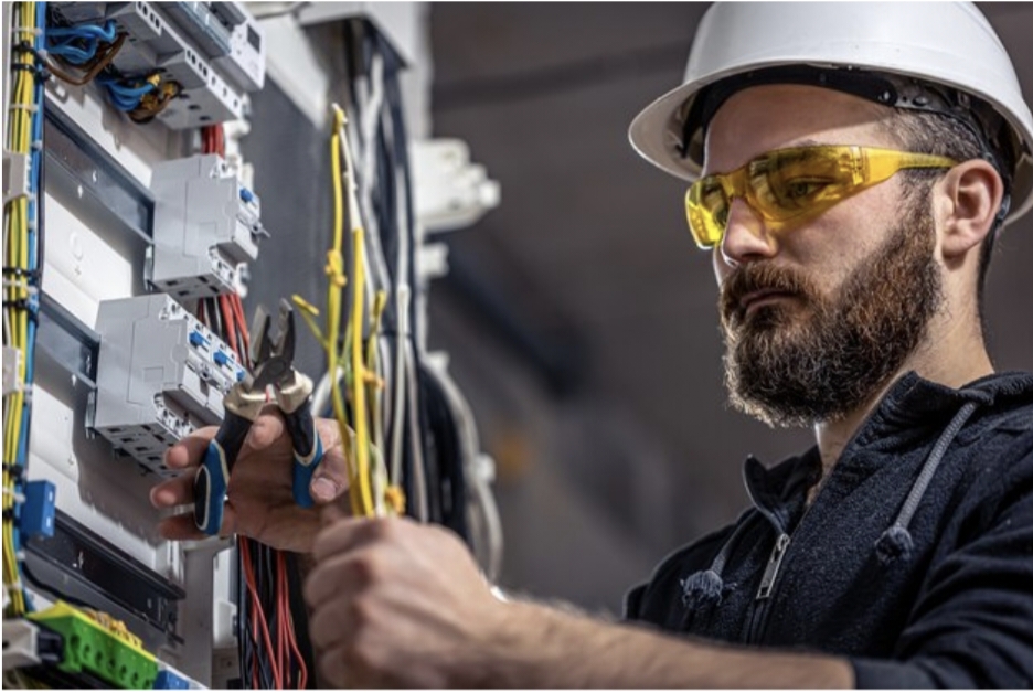 Top Reasons to Hire a Local Electrician